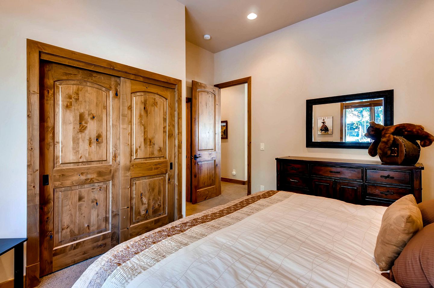 Luxurious 4 Bedroom Mountain Home