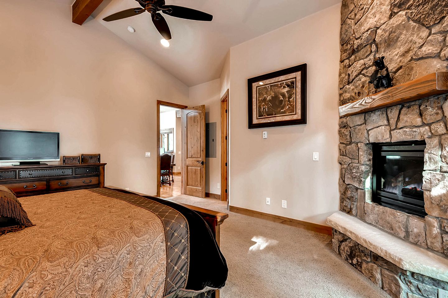 Luxurious 4 Bedroom Mountain Home