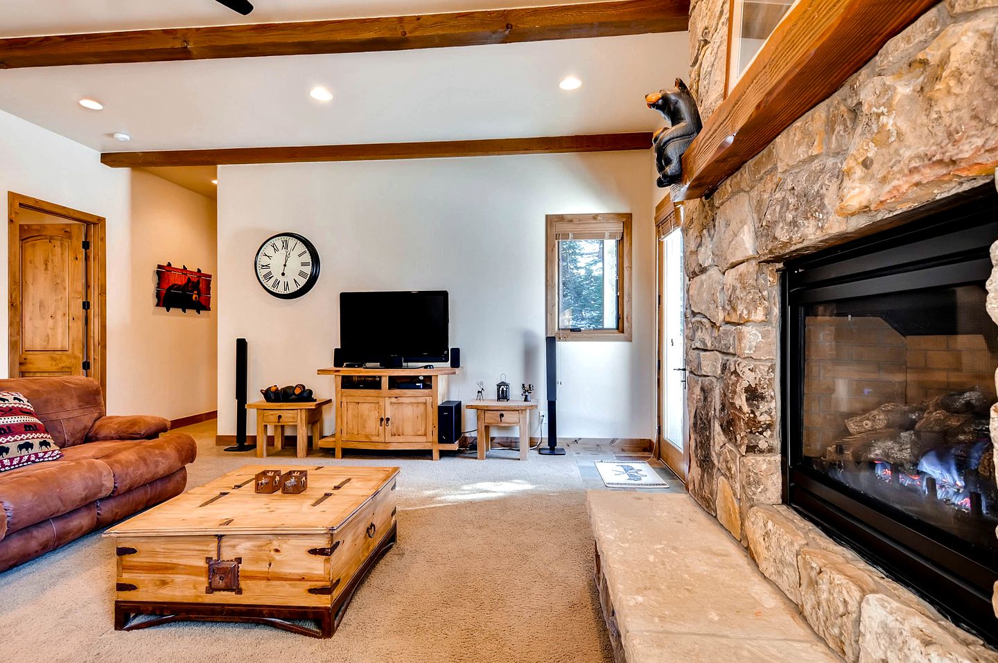 Luxurious 4 Bedroom Mountain Home