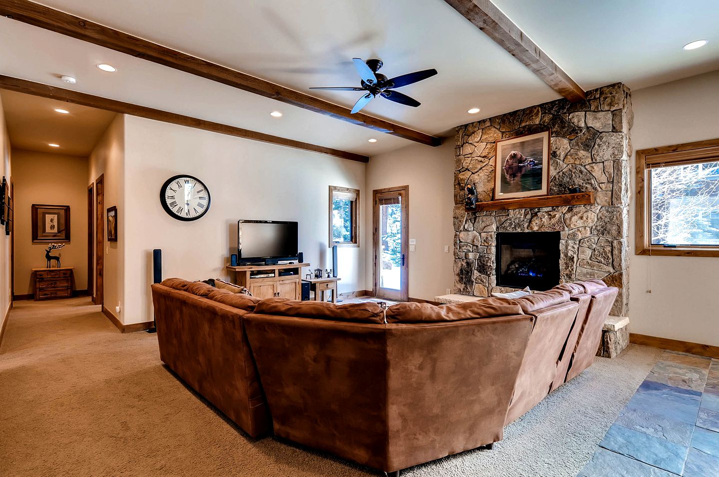 Luxurious 4 Bedroom Mountain Home