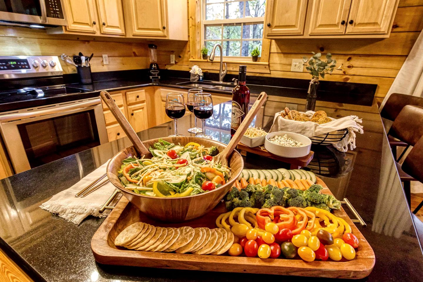 Luxurious 5-Bedroom Cabin with Hot Tub, Theater, Pool Table & Mountain Views near Great Smoky Mountains