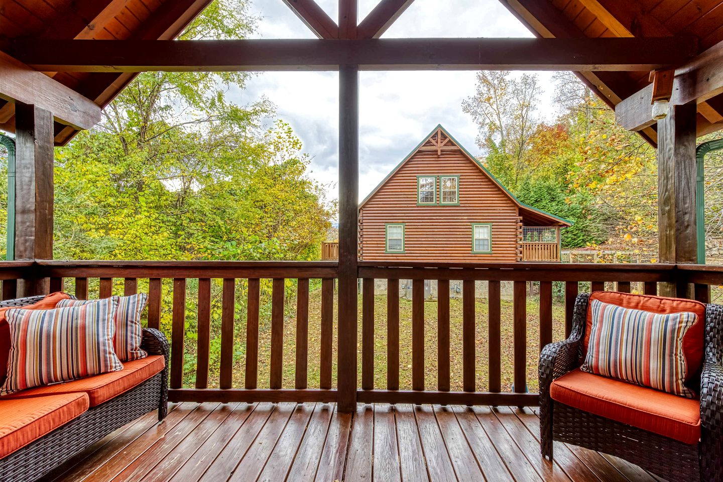 Luxurious 5-Bedroom Cabin with Hot Tub, Theater, Pool Table & Mountain Views near Great Smoky Mountains