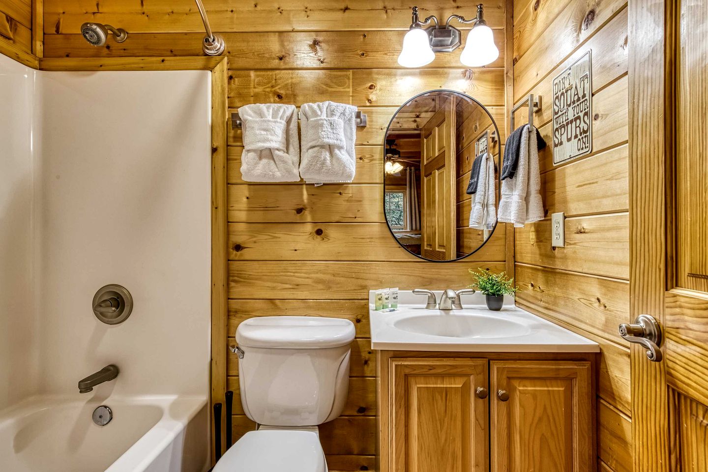 Luxurious 5-Bedroom Cabin with Hot Tub, Theater, Pool Table & Mountain Views near Great Smoky Mountains