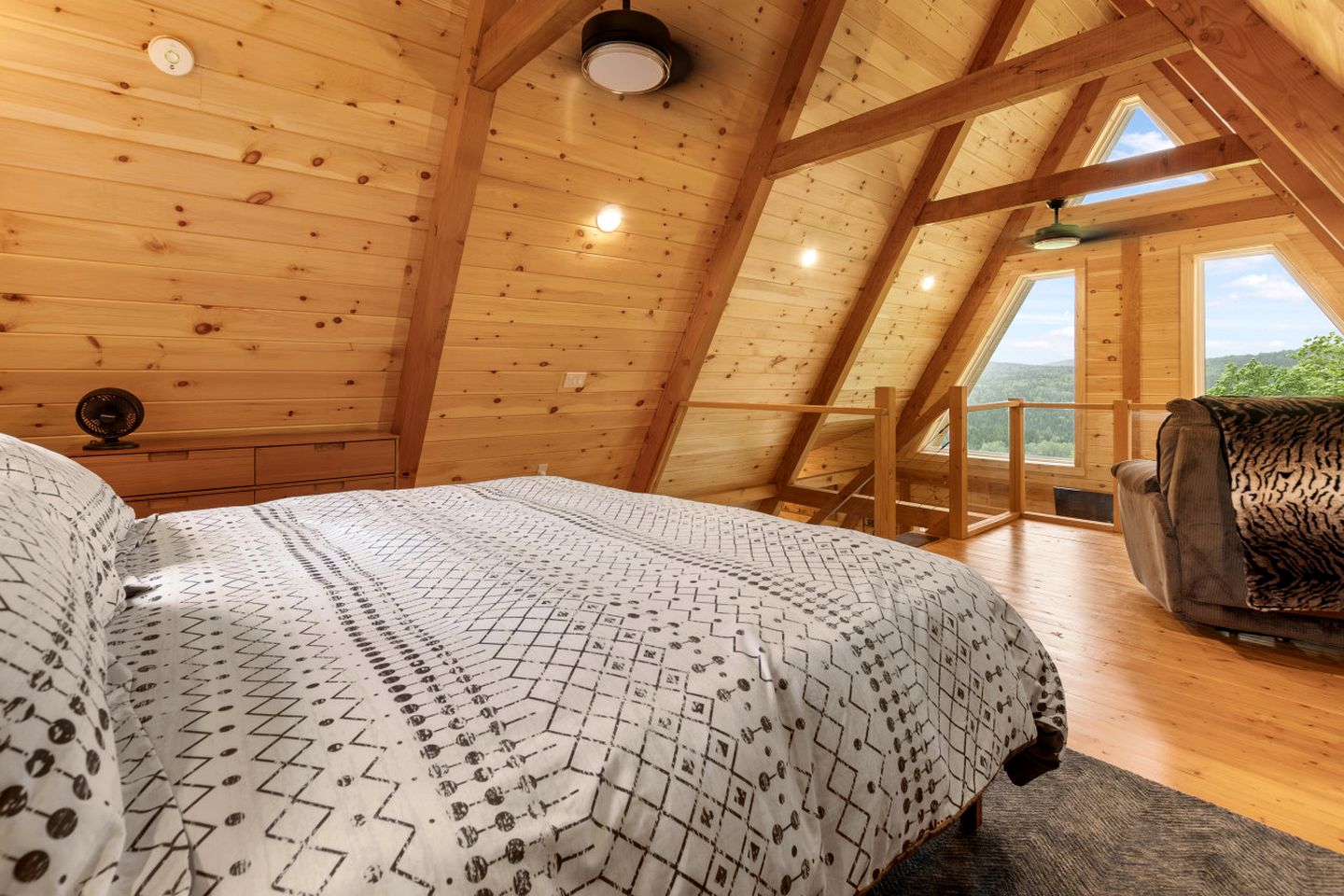 Luxurious A-Frame Cabin Nestled Among Spectacular Nature in New Hampshire