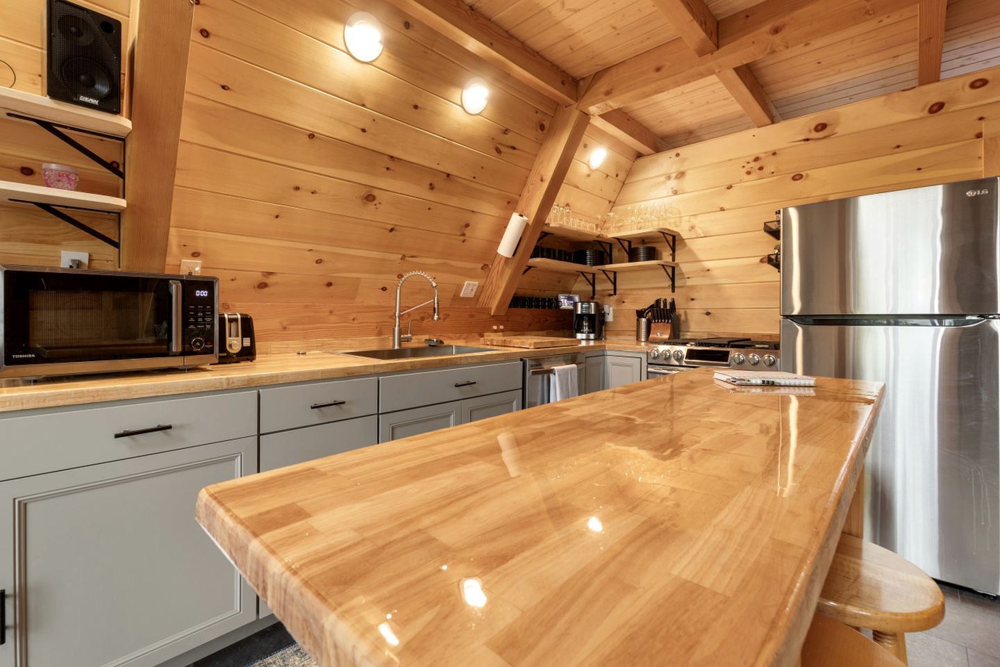 Luxurious A-Frame Cabin Nestled Among Spectacular Nature in New Hampshire
