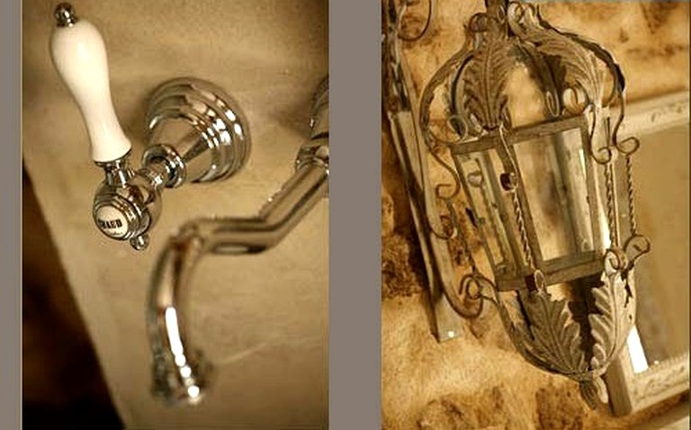 Cottages (Beaumes de Venise, Provence-Alpes-Côte d'Azur, France)