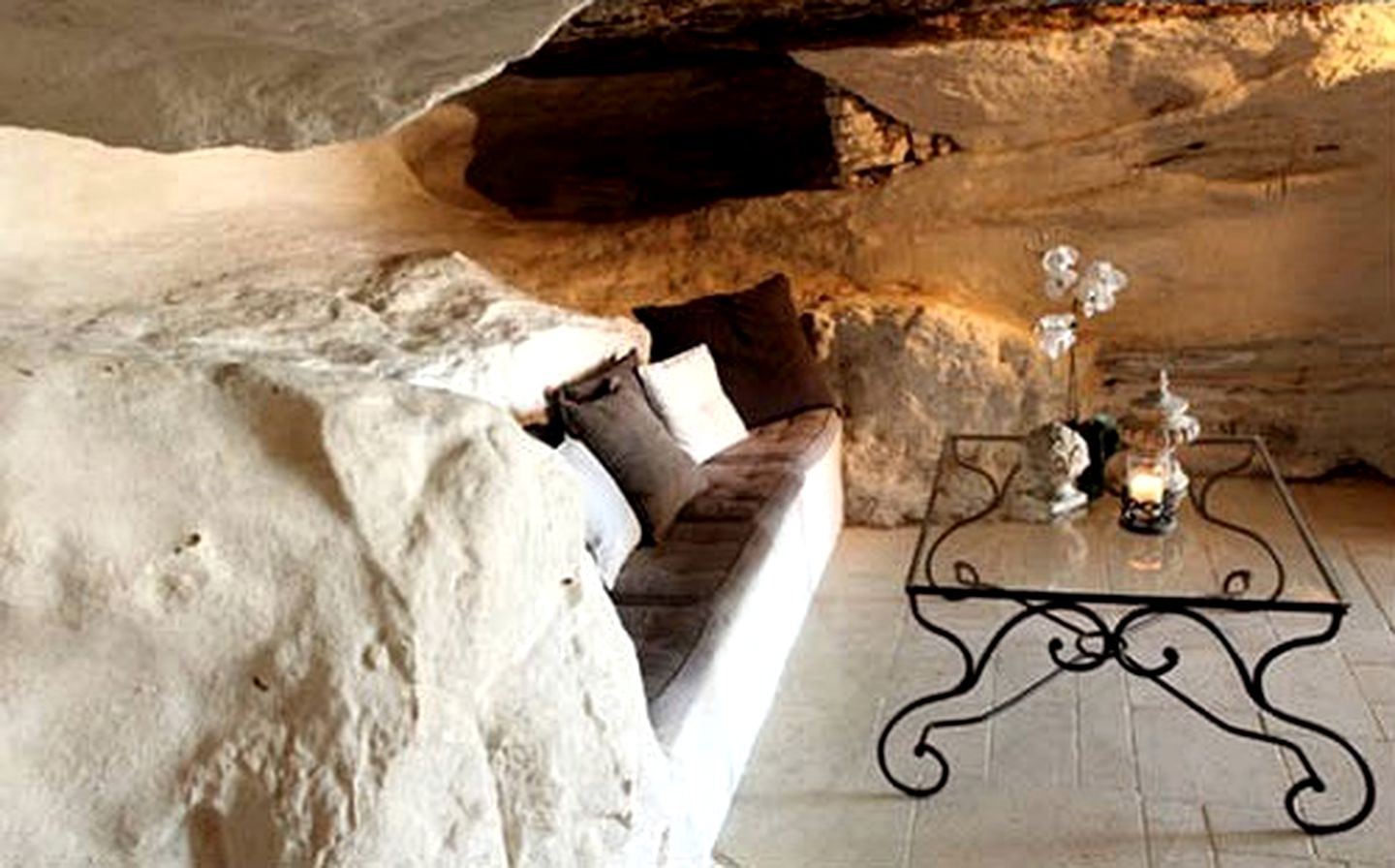 Luxurious and Romantic Suite in the French Countryside, near Marseille.