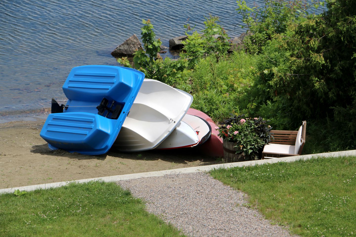 Luxurious Beach Getaway with a Dock on Lake Champlain in Colchester, Vermont