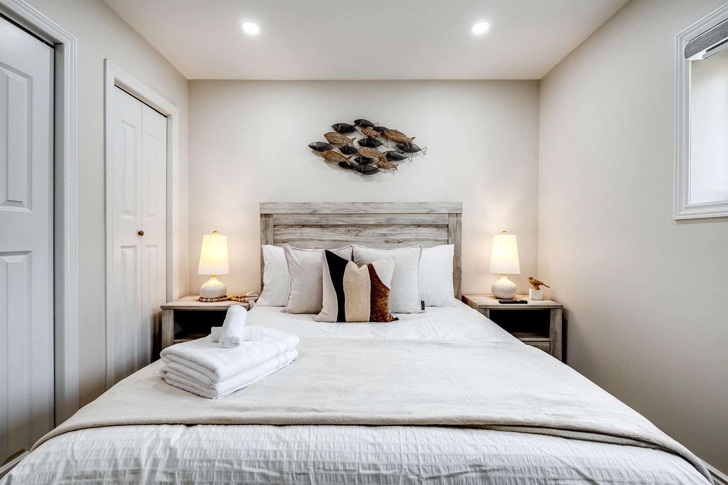 Luxurious Beachfront Rental with Hot-Tub and Yard in Canada