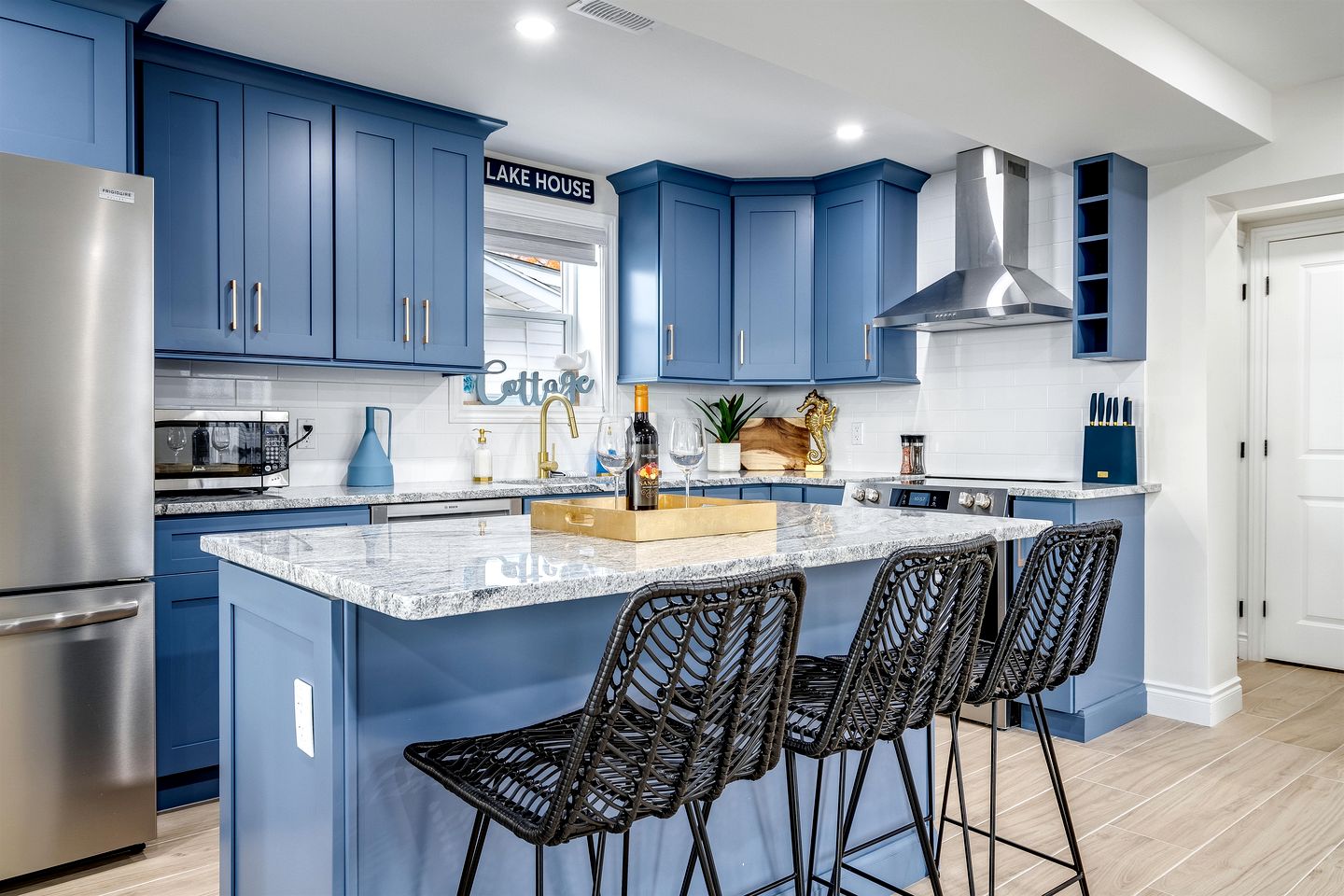 Luxurious Beachfront Rental with Hot-Tub and Yard in Canada