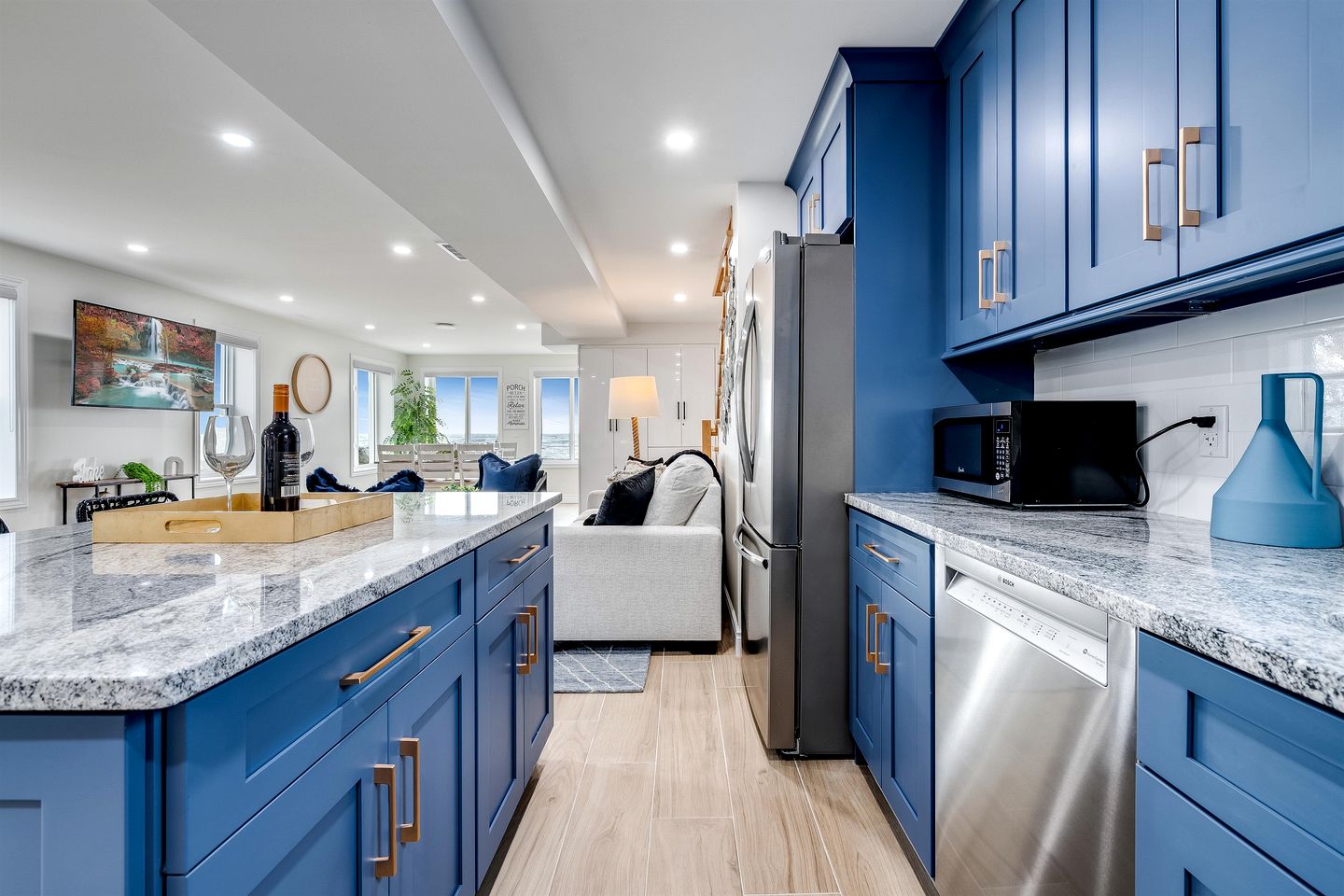 Luxurious Beachfront Rental with Hot-Tub and Yard in Canada