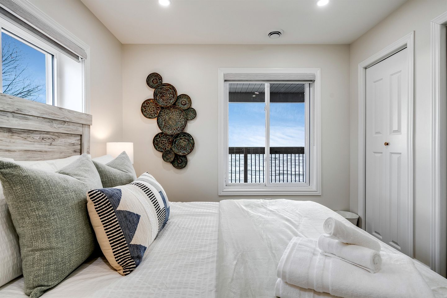 Luxurious Beachfront Rental with Hot-Tub and Yard in Canada