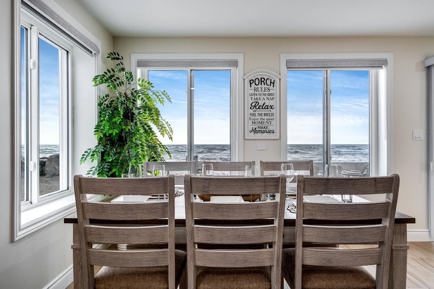 Luxurious Beachfront Rental with Hot-Tub and Yard in Canada