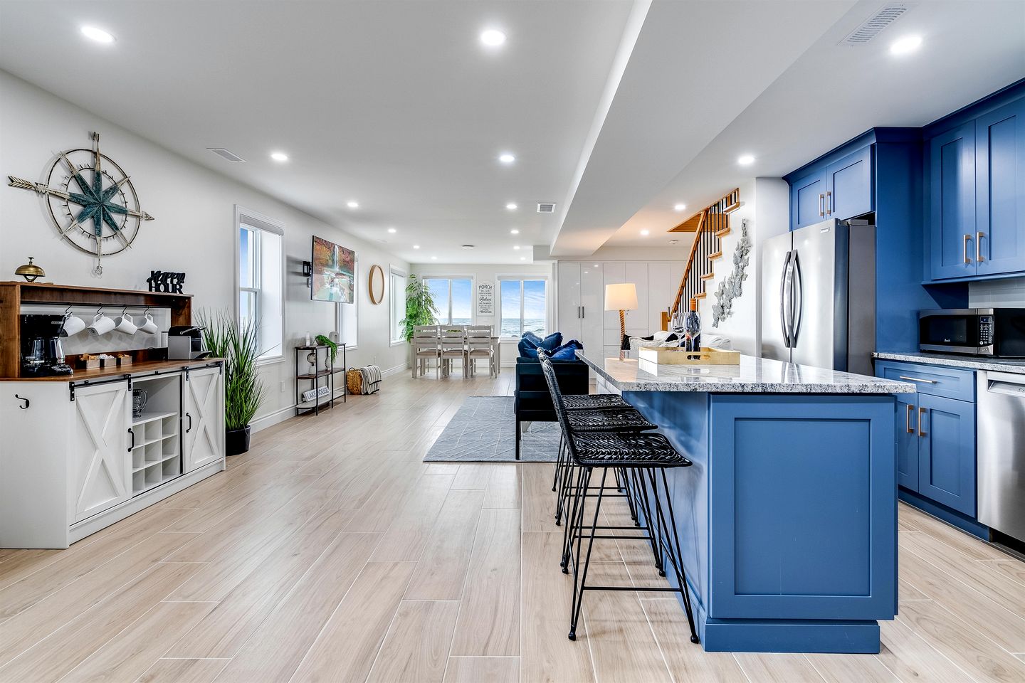 Luxurious Beachfront Rental with Hot-Tub and Yard in Canada