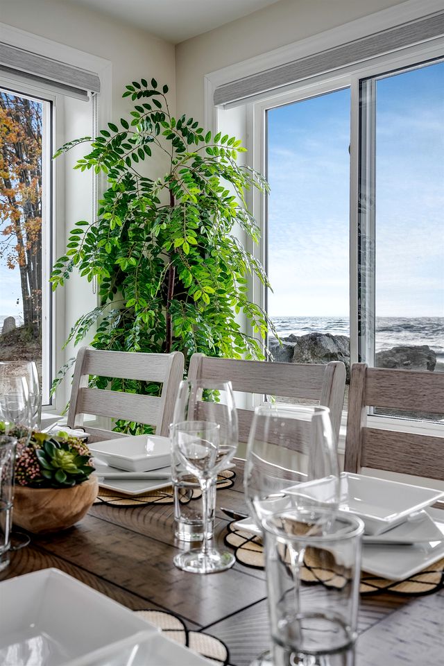 Luxurious Beachfront Rental with Hot-Tub and Yard in Canada