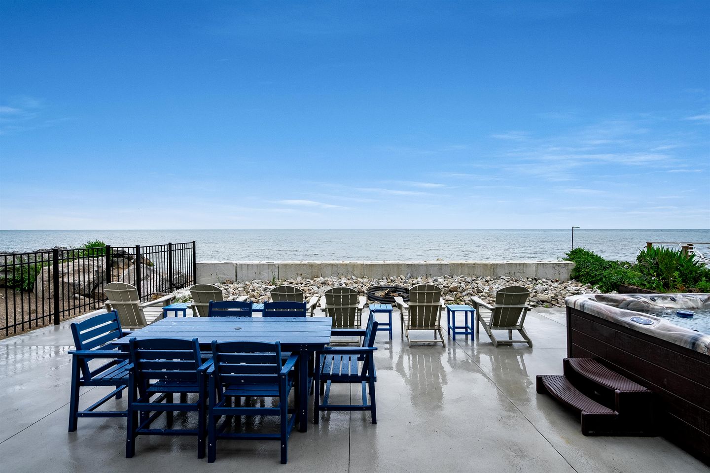 Luxurious Beachfront Rental with Hot-Tub and Yard in Canada