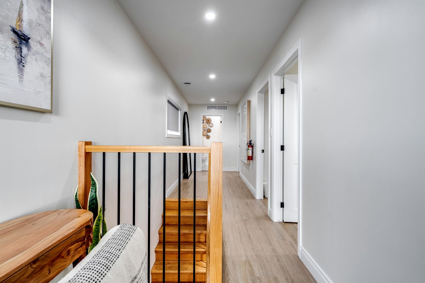 Luxurious Beachfront Rental with Hot-Tub and Yard in Canada