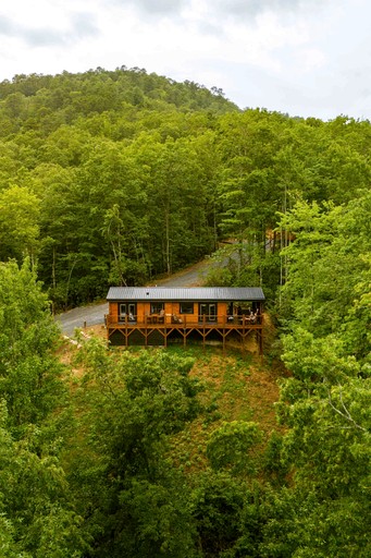 Cabins (United States of America, Brevard, North Carolina)