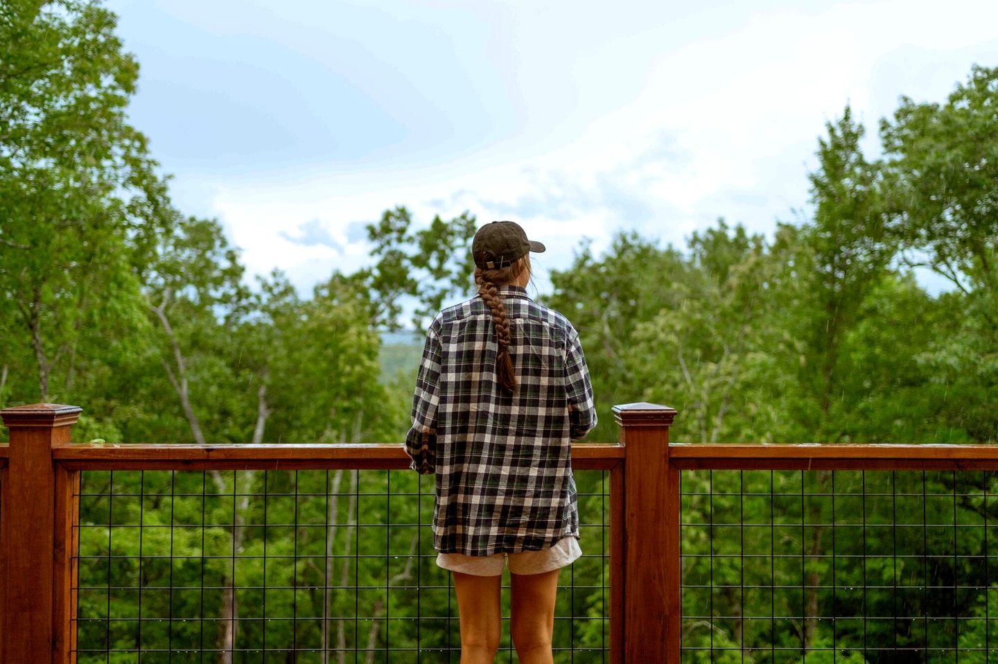 Luxurious Dog-Friendly Cabin with Fireplace, Surrounded by Forest for a Cozy Couples Getaway in the Mountains in North Carolina