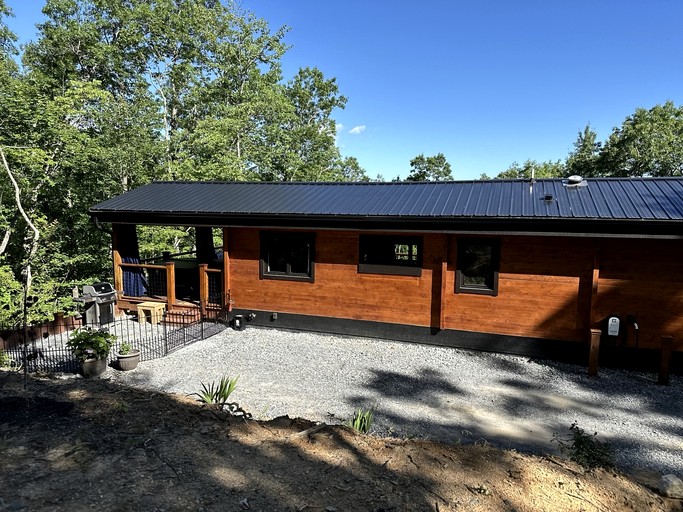 Cabins (United States of America, Brevard, North Carolina)