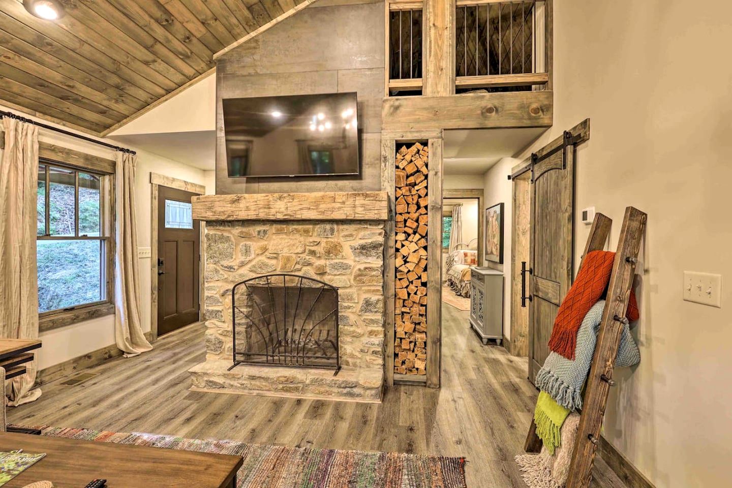 Modern Chic Cabin with Game Room and Hiking Trails in North Carolina