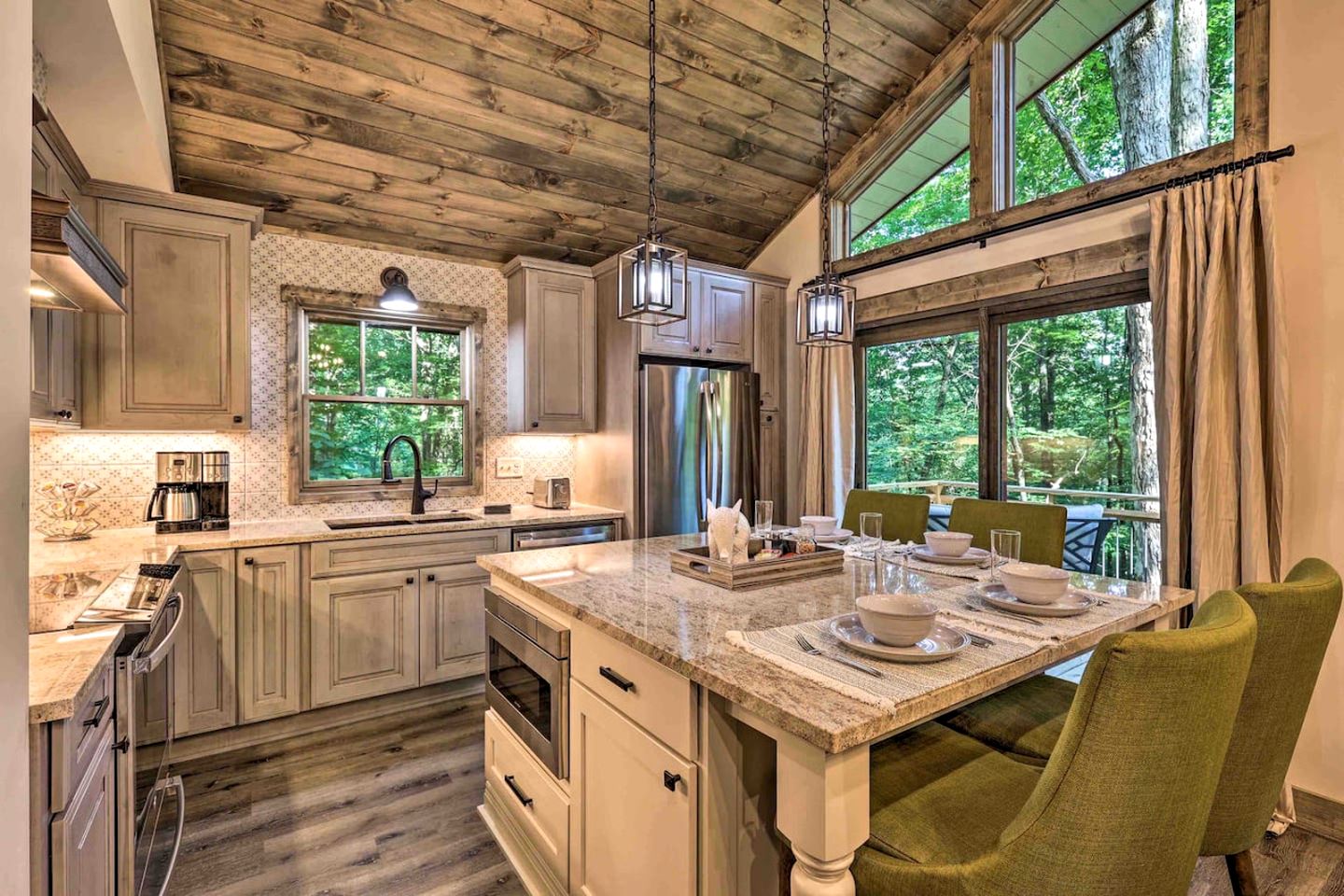 Modern Chic Cabin with Game Room and Hiking Trails in North Carolina