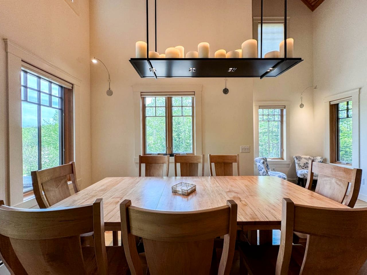 Luxurious Cabin with Lovely Furnished Deck Views in New Hampshire