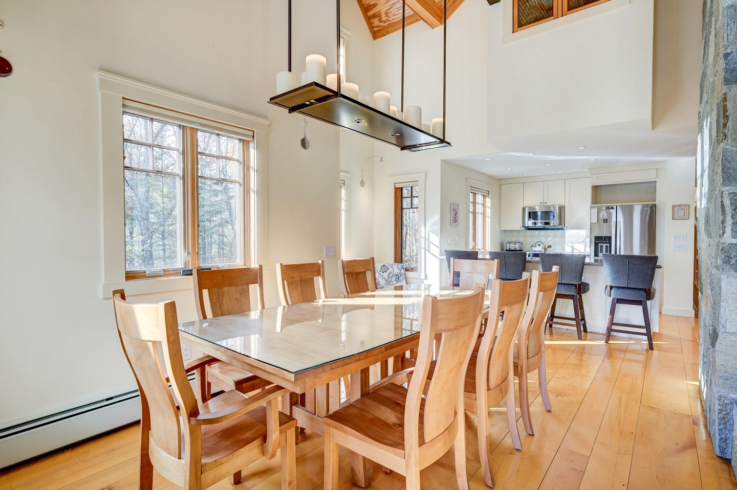 Luxurious Cabin with Lovely Furnished Deck Views in New Hampshire