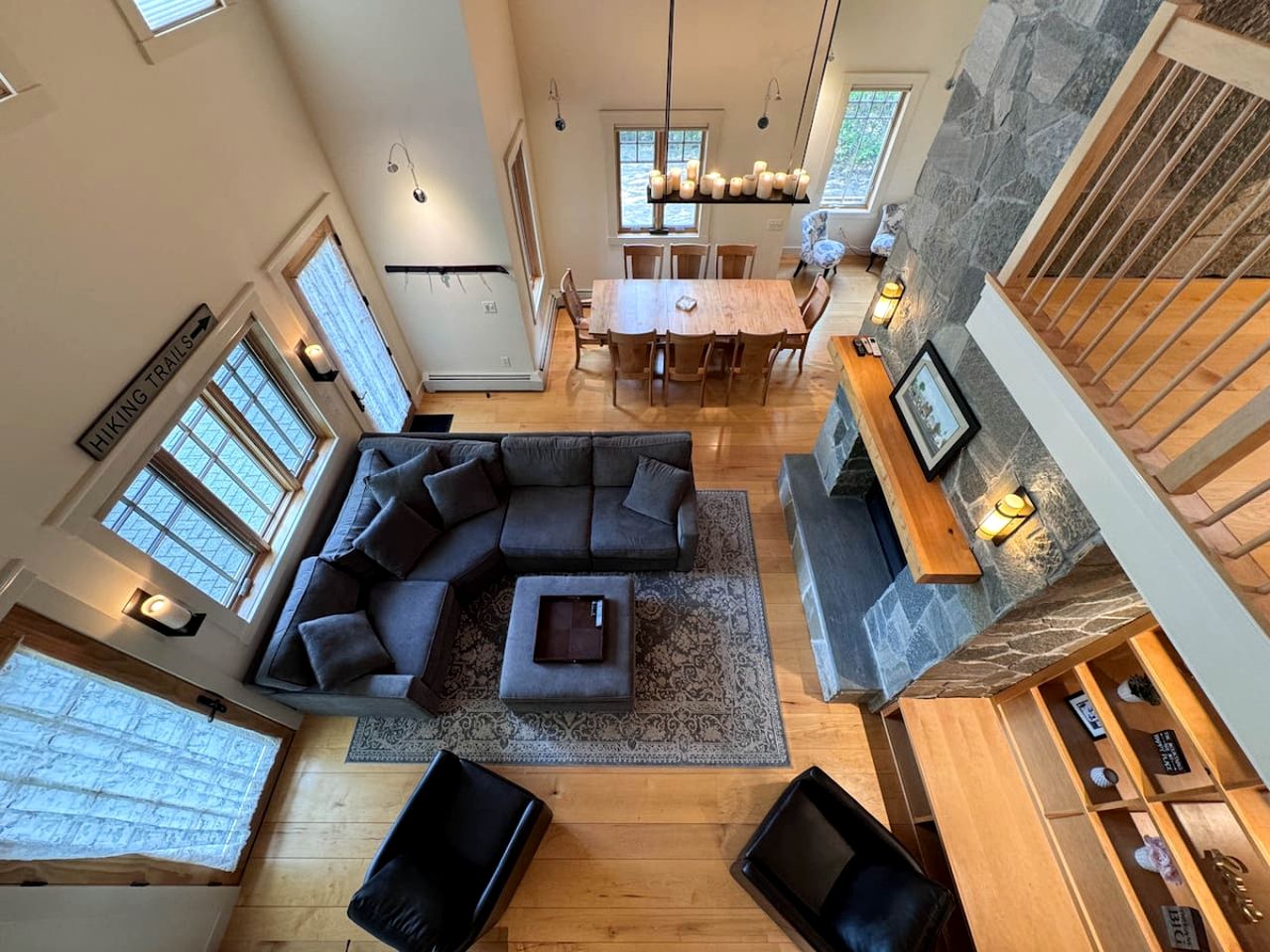Luxurious Cabin with Lovely Furnished Deck Views in New Hampshire