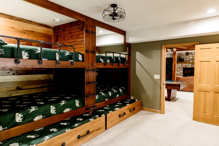 Cabins (United States of America, Wayne Township, Indiana)