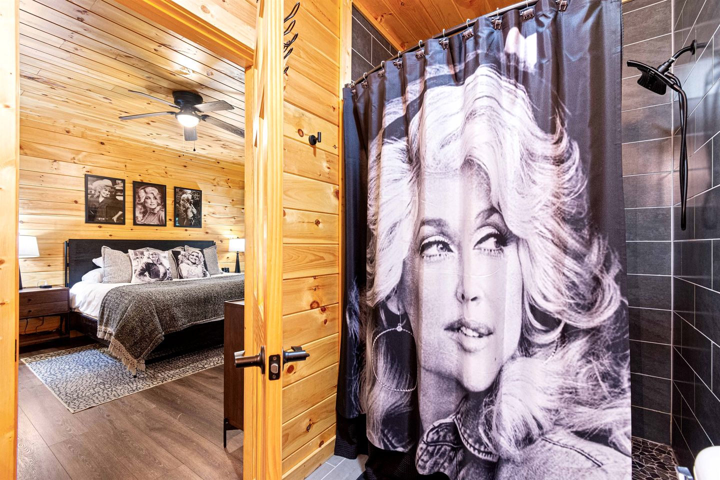 Luxurious Dolly Parton Inspired Cabin with Indoor Pool, a Private Hot Tub, and Arcade Games near Dollywood, Tennessee