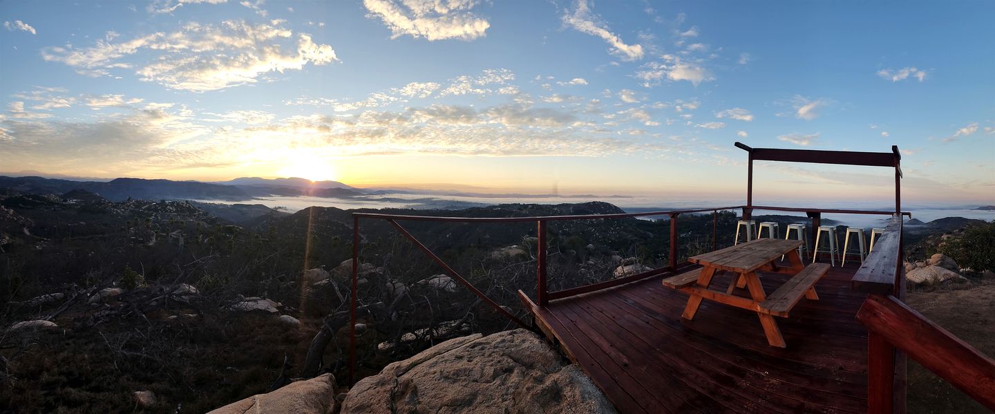 Luxurious Dome on Farm with Impressive Views at Splitrock Valley, California