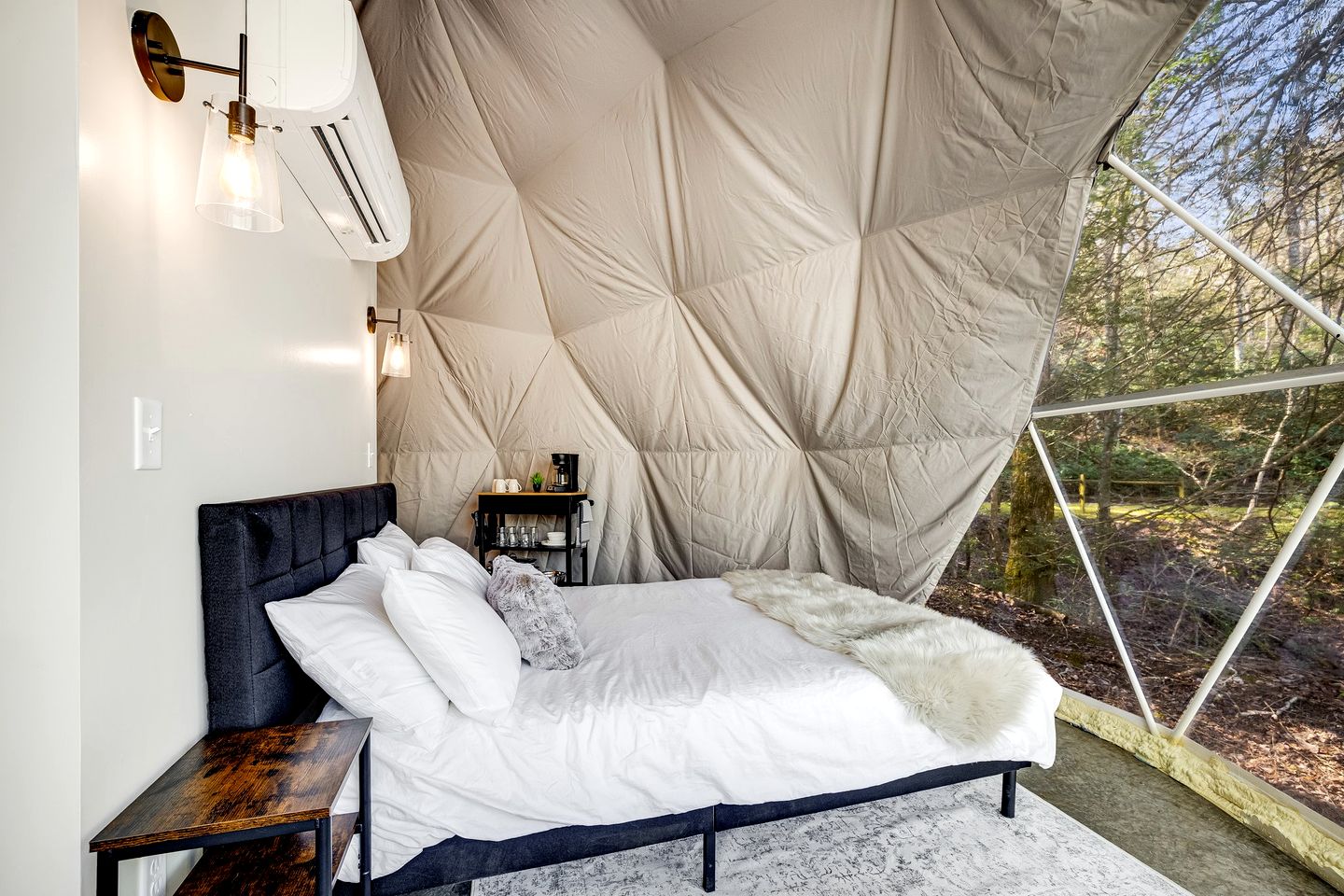 Luxurious Dome Surrounded by Trees for a Relaxing Getaway in the Blue Ridge Mountains in Rosman, North Carolina
