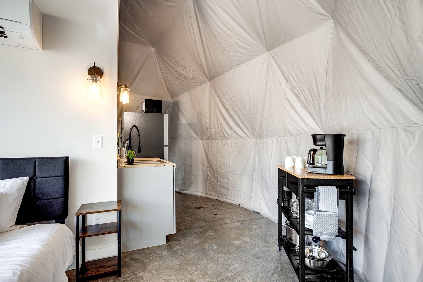 Luxurious Dome Surrounded by Trees for a Relaxing Getaway in the Blue Ridge Mountains in Rosman, North Carolina