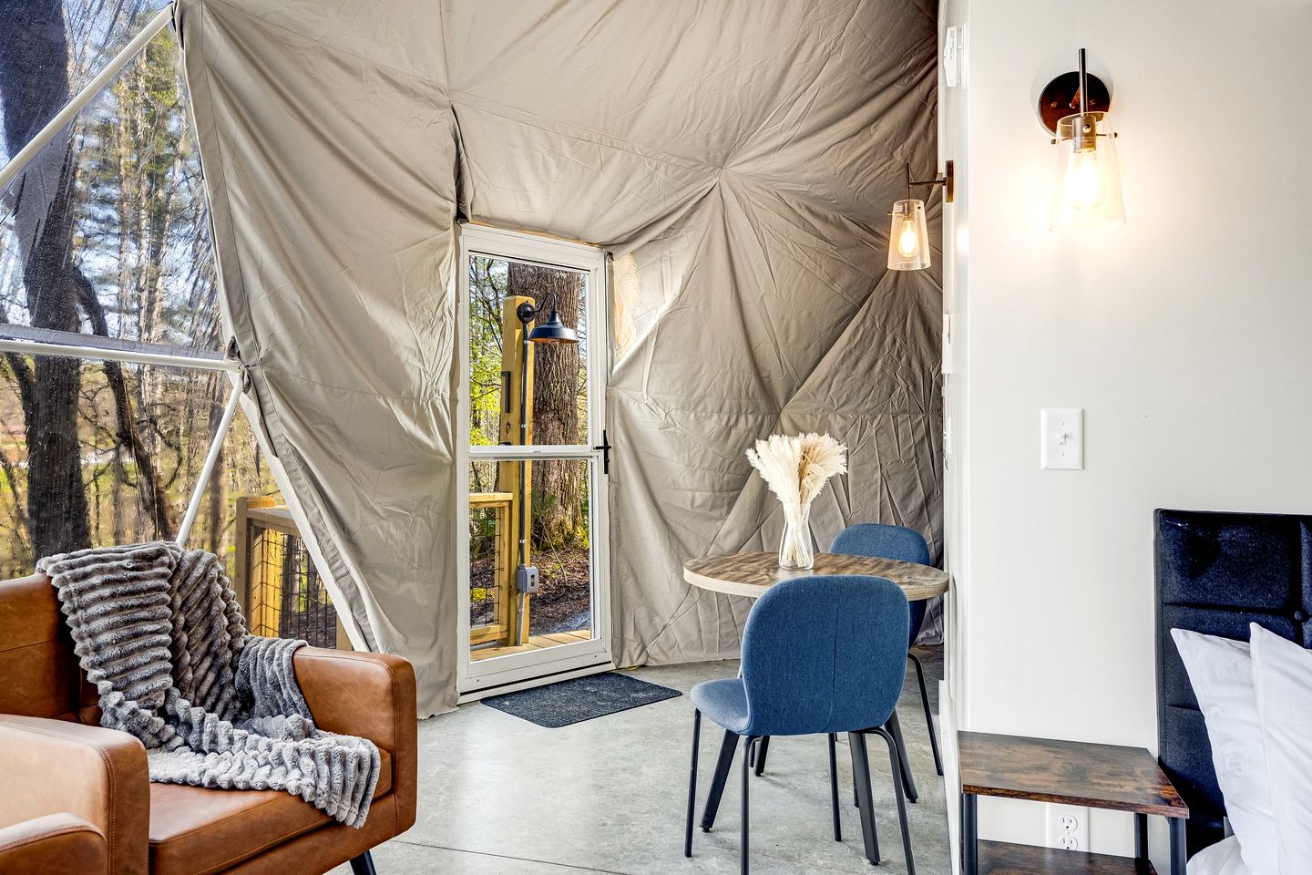 Luxurious Dome Surrounded by Trees for a Relaxing Getaway in the Blue Ridge Mountains in Rosman, North Carolina