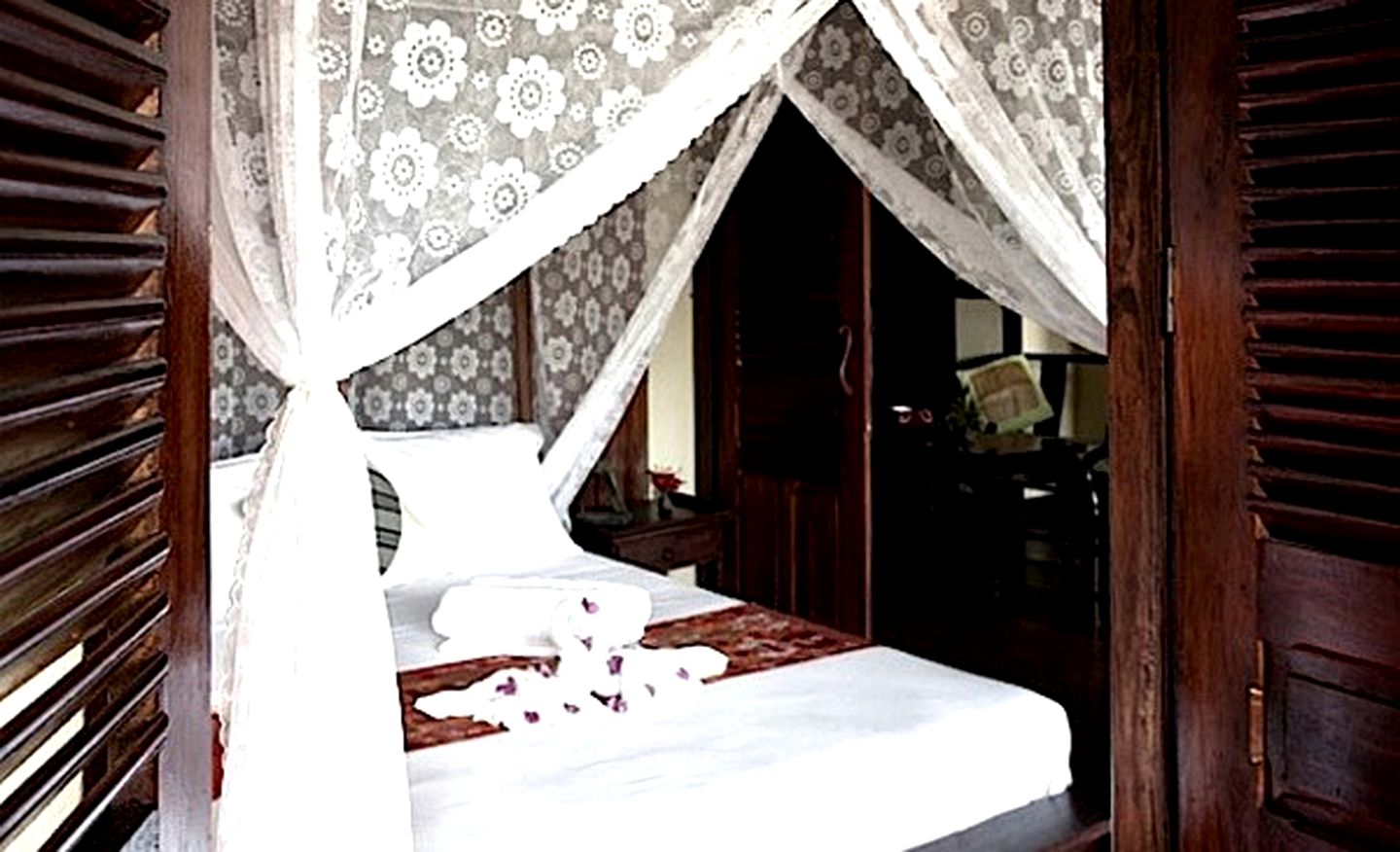 Luxurious Jungle Eco-Retreat in Laos Countryside