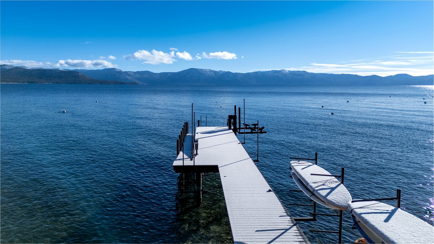 Luxurious Lakeside Cabin on Lake Tahoe, California