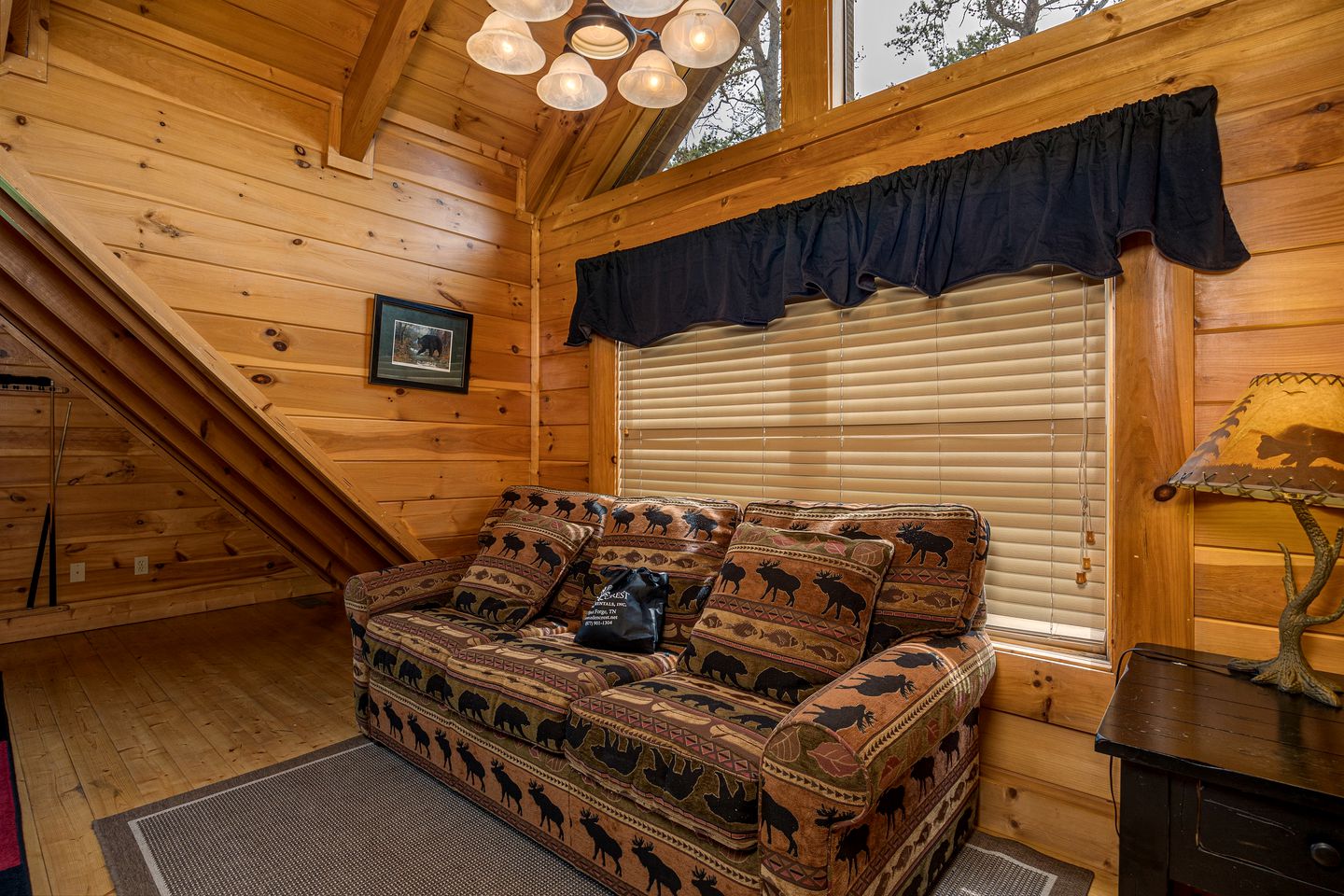 Mountain Cabin with Hot-Tub, Amazing Views and Pools in Sevierville, Tennessee