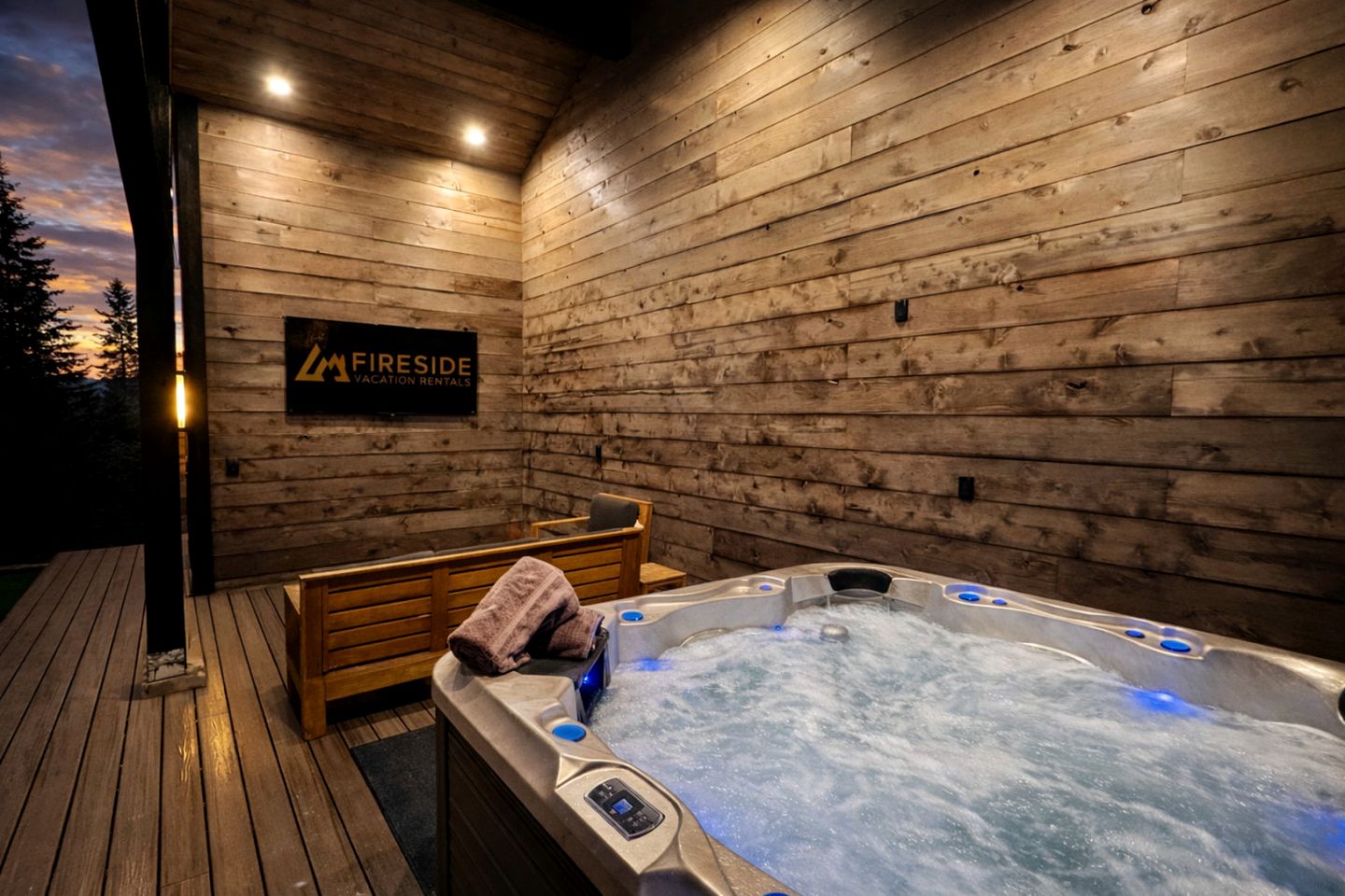 Luxurious Mountain Cabin with Sauna, Hot Tub, and Outdoor Fireplace, Perfect for a Relaxing Weekend Getaway in Utah