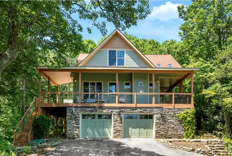 Vacation Rentals (United States of America, Fairview, North Carolina)