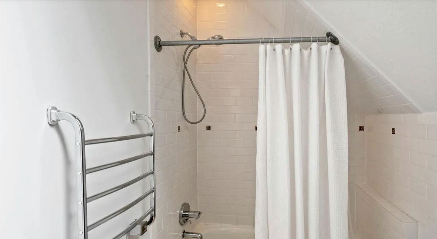 Luxurious Mountain Retreat with Wrap-Around Porches and Hot Tub, Near Asheville and Black Mountain, NC