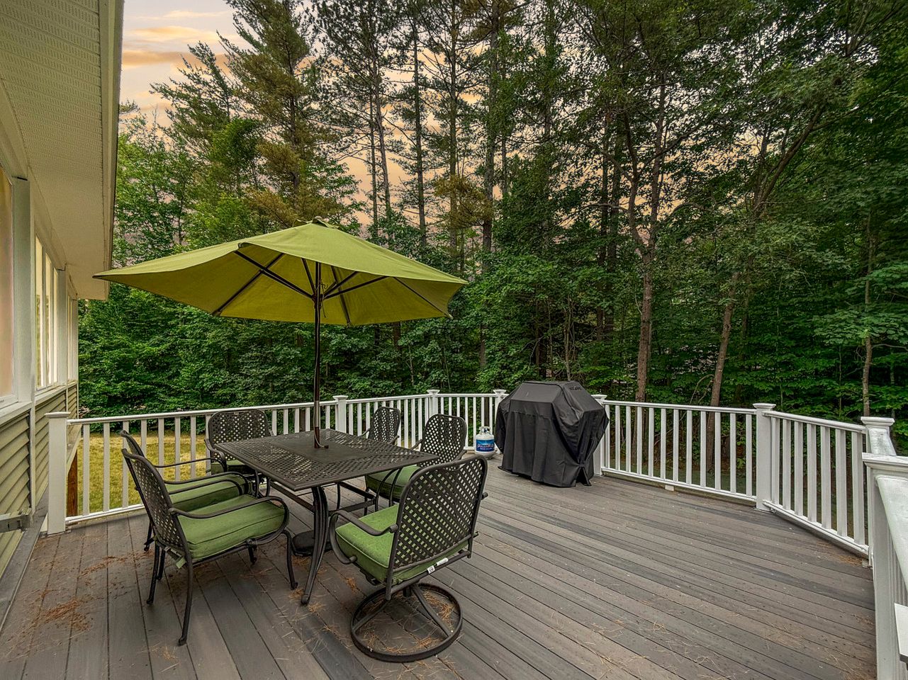 Luxurious Pet Friendly Vacation Rental Near Echo Lake with Hot Tub in North Conway, NH