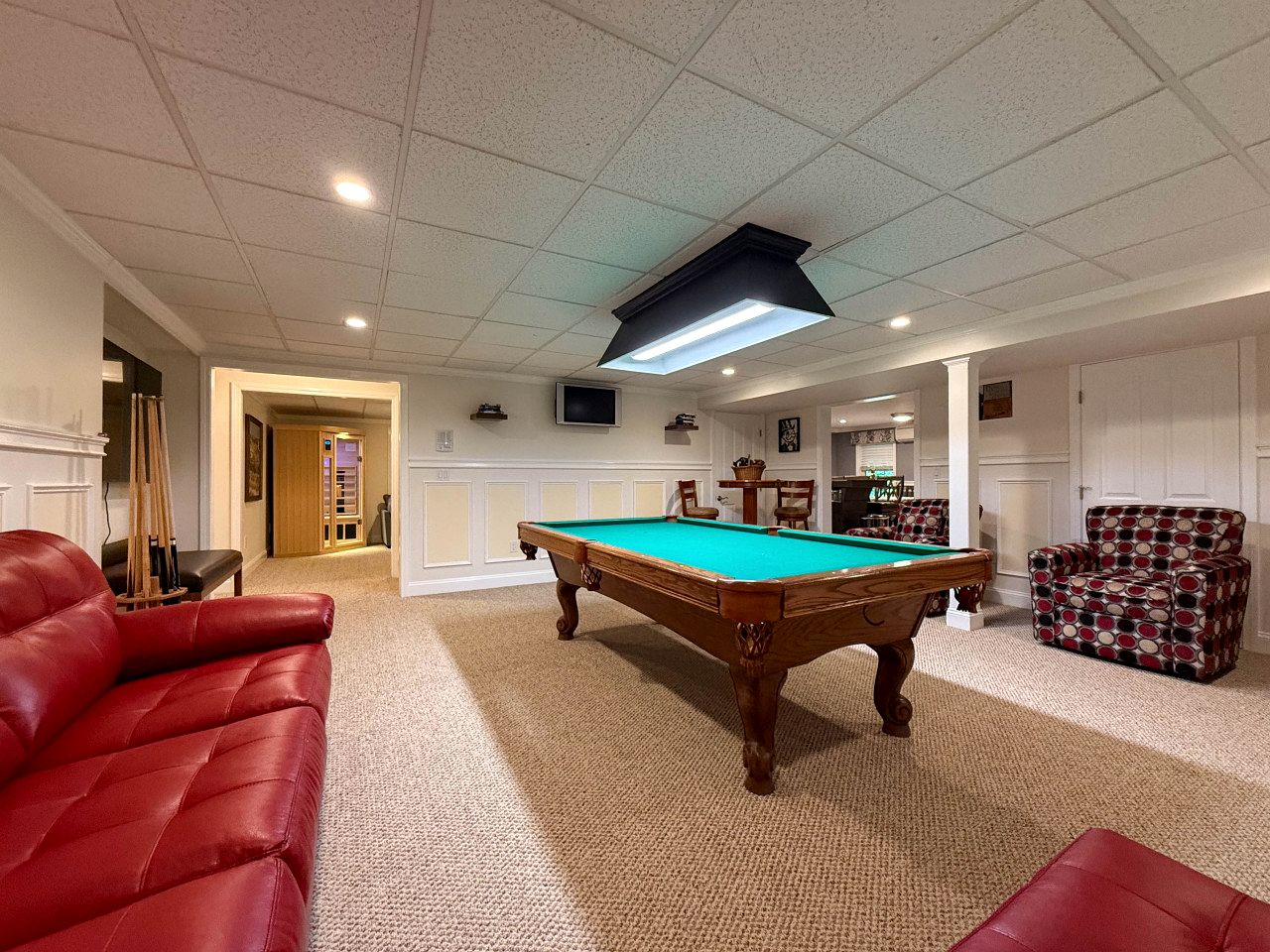 Luxurious Pet Friendly Vacation Rental Near Echo Lake with Hot Tub in North Conway, NH