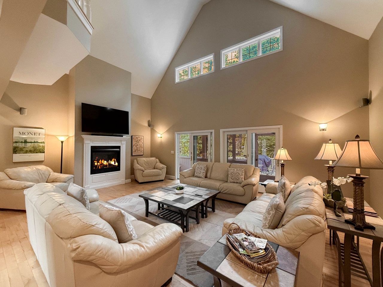 Luxurious Pet Friendly Vacation Rental Near Echo Lake with Hot Tub in North Conway, NH