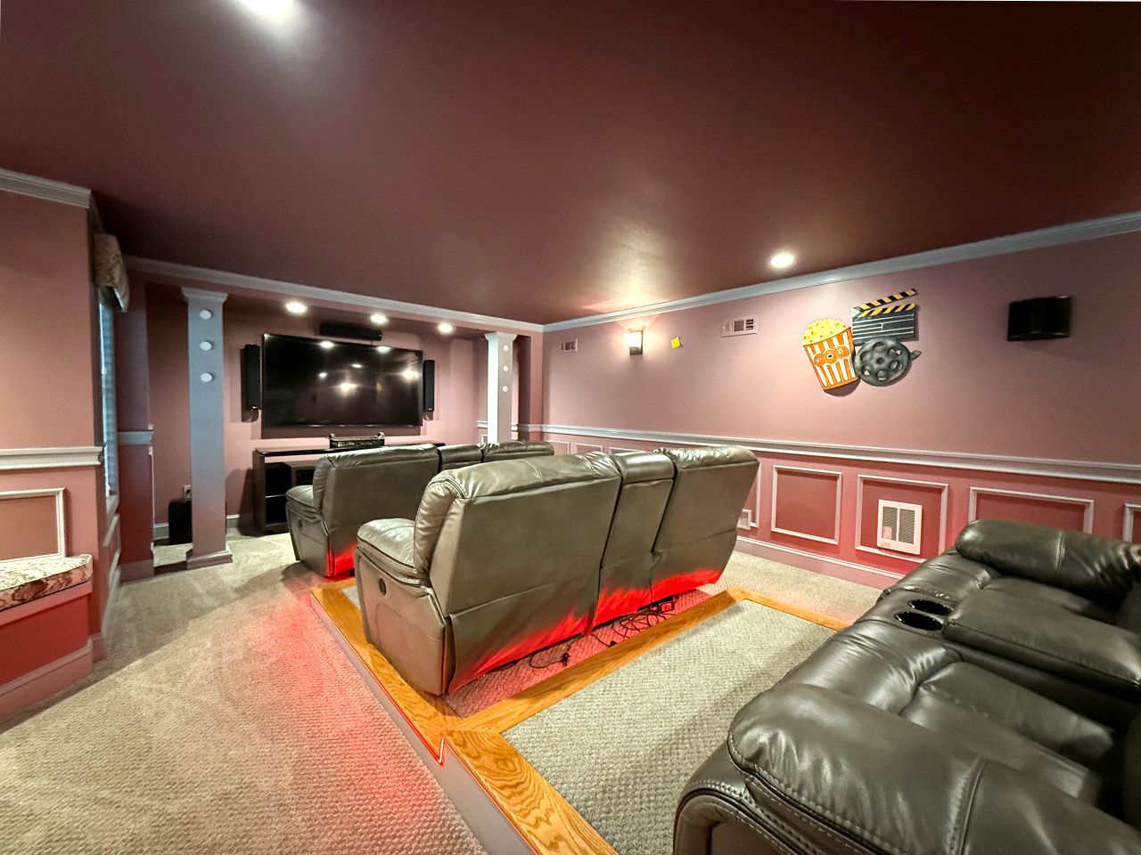 Luxurious Pet Friendly Vacation Rental Near Echo Lake with Hot Tub in North Conway, NH