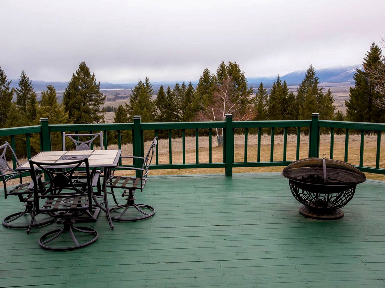 Secluded Rental Perfect for Groups on Private 40-Acre Estate in Northern Montana