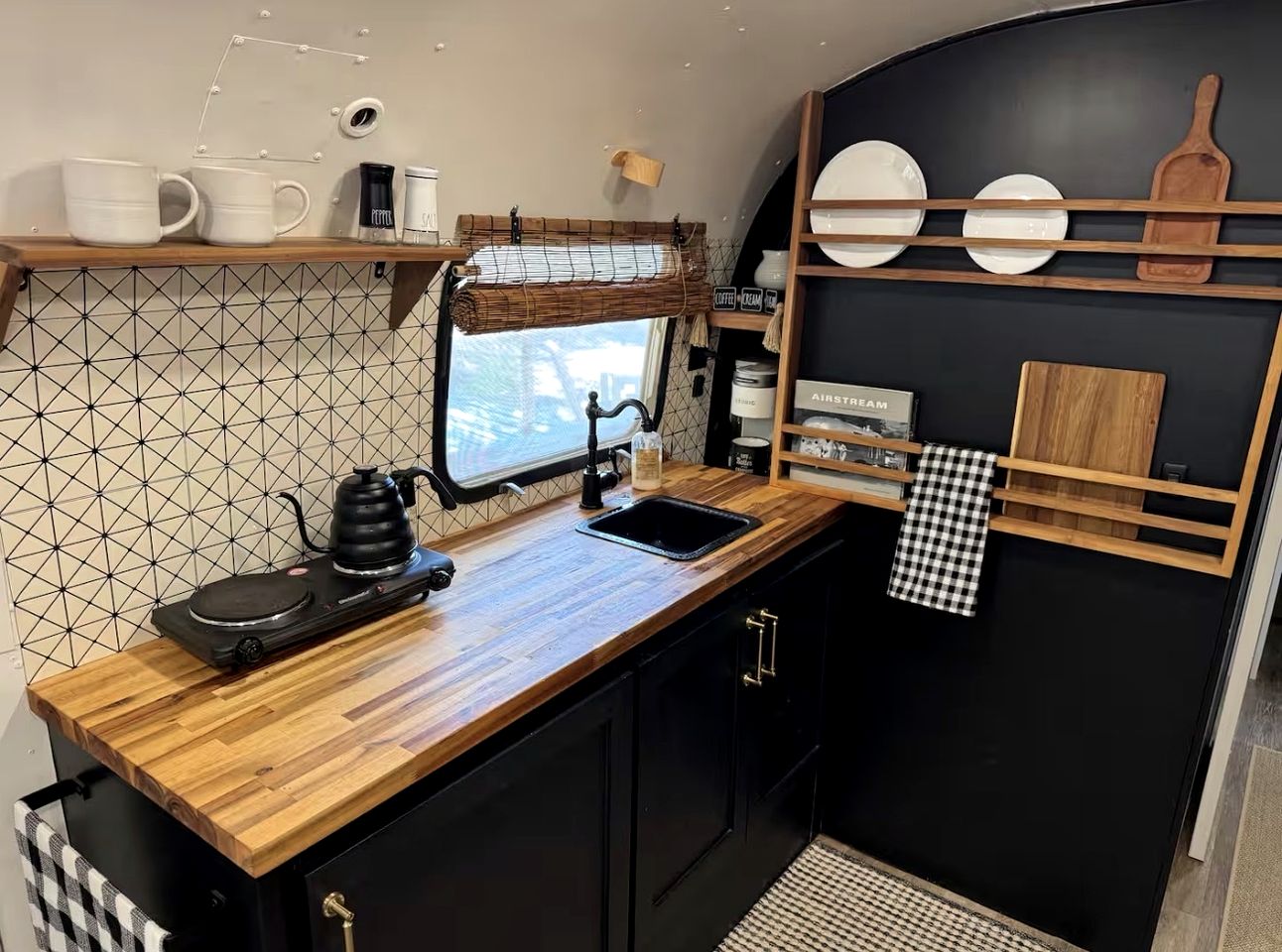 Luxurious Remodeled Airstream with Wraparound Deck and Spa near Honey Grove, Texas