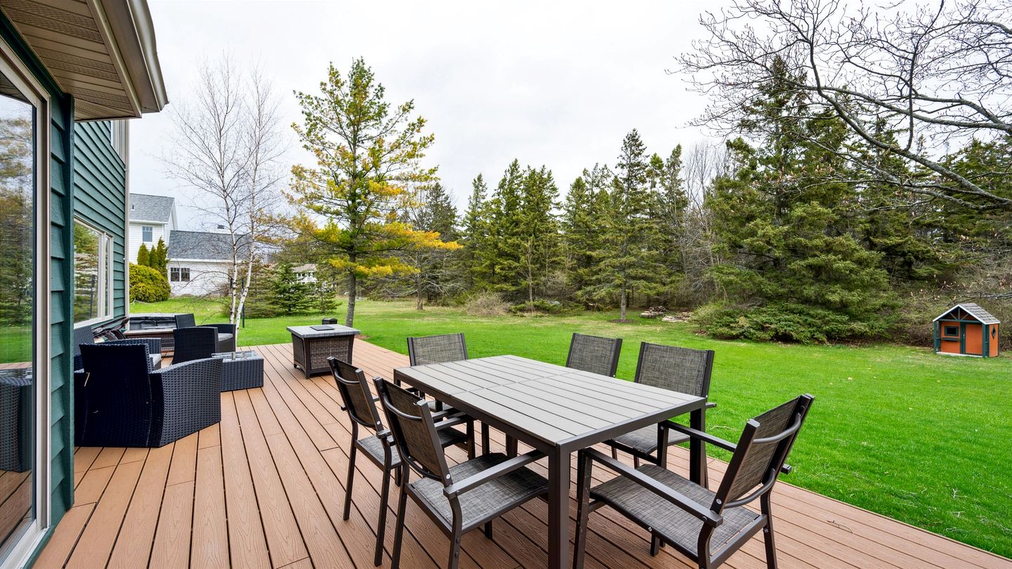 Luxurious Retreat with Expansive Yard in Sister Bay, Wisconsin