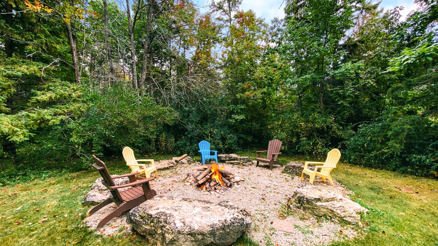 Luxurious Retreat with Expansive Yard in Sister Bay, Wisconsin