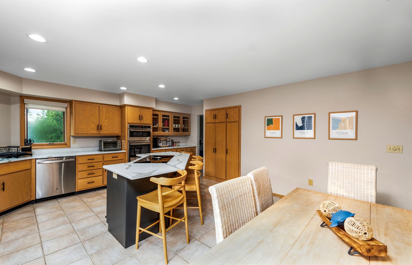 Luxurious Retreat with Expansive Yard in Sister Bay, Wisconsin